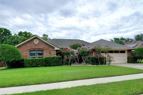 1301 Medford Dr, Bedford, TX, 76021-2455 | Card Image