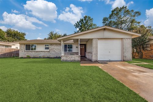 2708 Keyhole St, Irving, TX, 75062-3226 | Card Image