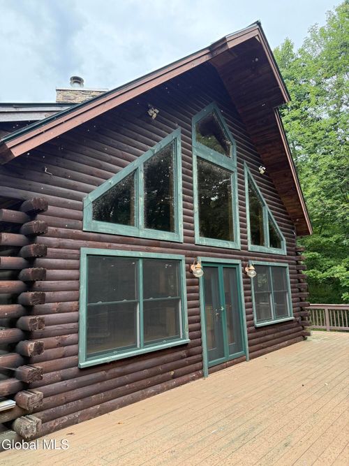 395 Hills Pond Road, Hampton, NY, 12887 | Card Image