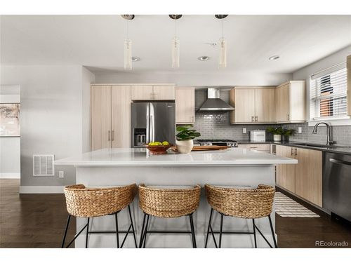 1842 Irving St, Denver, CO, 80204-1654 | Card Image
