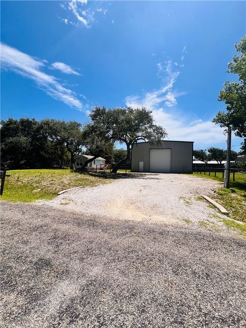 312 Traylor Ave, Rockport, TX, 78382-5958 | Card Image