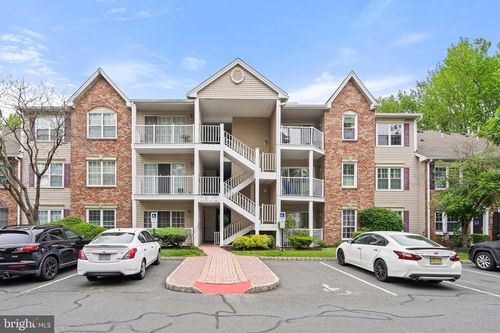 82 Cheverny Ct, HAMILTON, NJ, 08619-4718 | Card Image