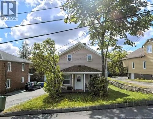 16 Rue Bellevue, Edmundston, NB, E3V2C7 | Card Image