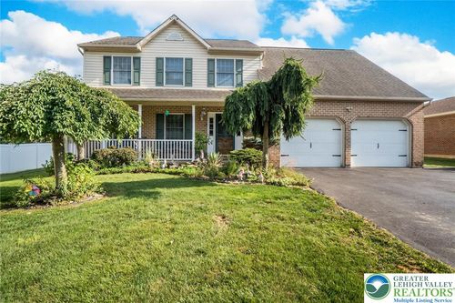 2710 Farmersville Rd, Bethlehem, PA, 18020-9709 | Card Image