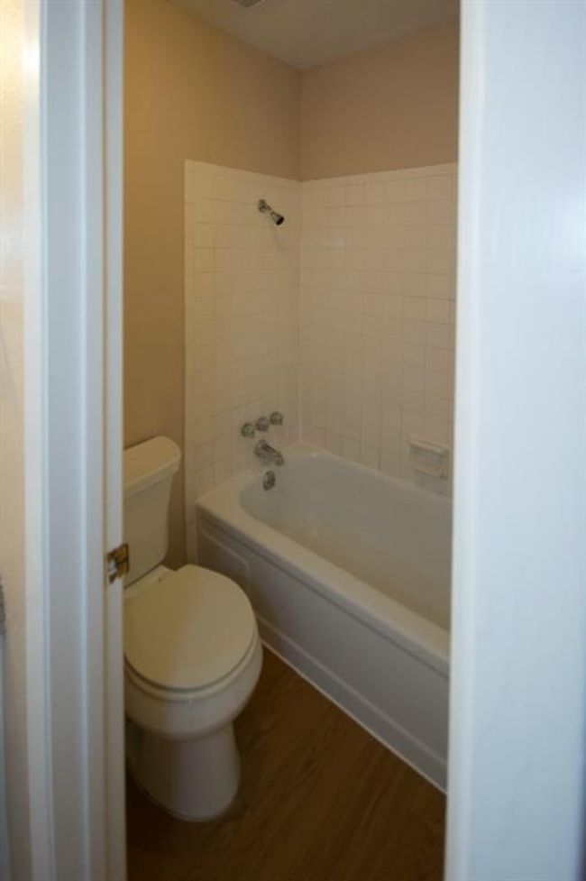 APT-206 - 400 W 34 Th St, Condo with 0 bedrooms, 1 bathrooms and null parking in Austin TX | Image 6