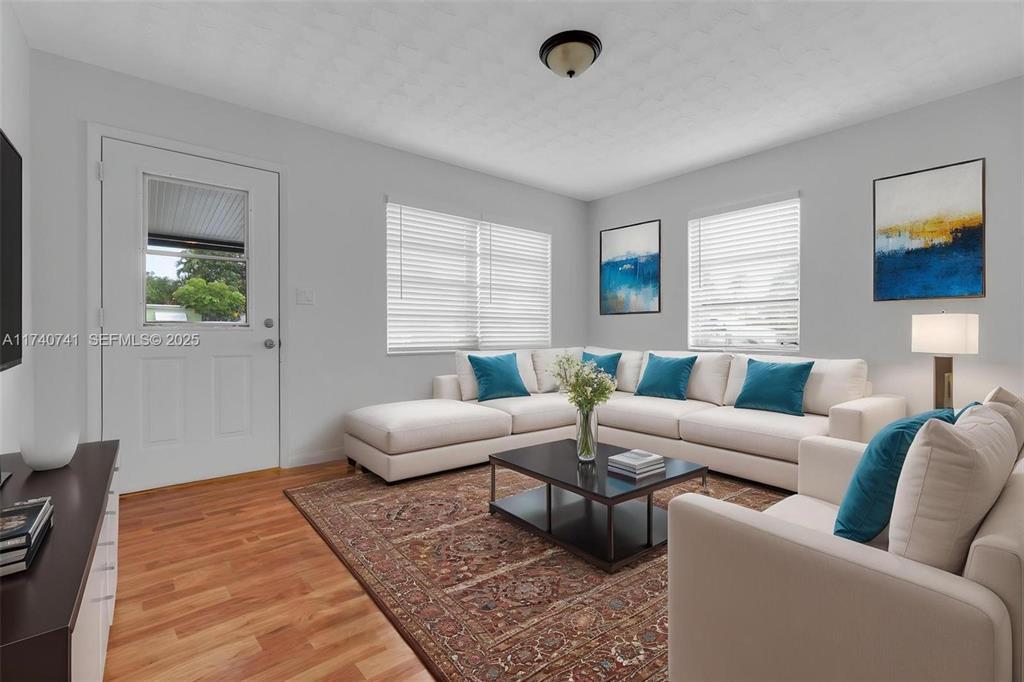 Residential Lease in Hollywood