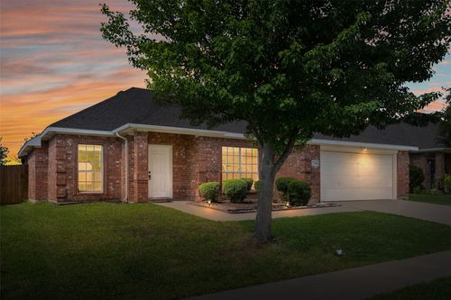 2704 Pennington Dr, Sachse, TX, 75048-4361 | Card Image