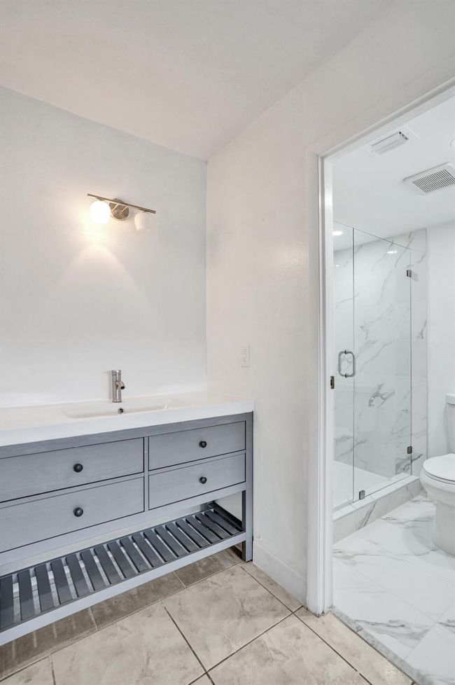 APT-202 - 6200 S Falls Circle Dr, Condo with 2 bedrooms, 2 bathrooms and null parking in Lauderhill FL | Image 28