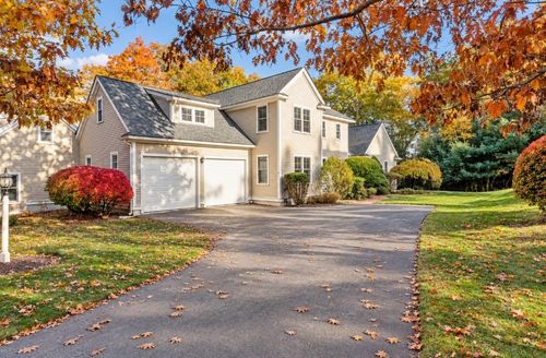 18 Sullivan St, Lexington, MA, 02420-1115 | Card Image
