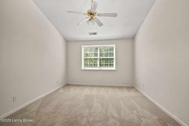 10707 Hickory Cove Ct, House other with 3 bedrooms, 4 bathrooms and null parking in Louisville KY | Image 20
