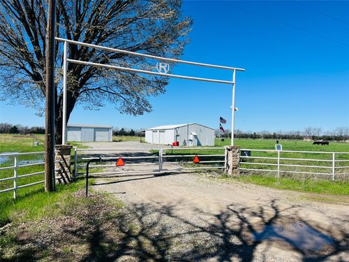 880 County Road 4210, Bonham, TX, 75418 | Card Image