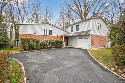 43 Highwood Rd, Oyster Bay, NY, 11771-3801 | Card Image