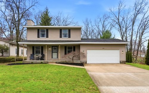 15844 Cotters Dr, Spring Lake, MI, 49456-1582 | Card Image