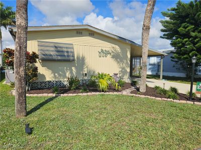 45-Q - 45 Aquamarine Avenue, House other with 2 bedrooms, 2 bathrooms and null parking in Naples FL | Image 2