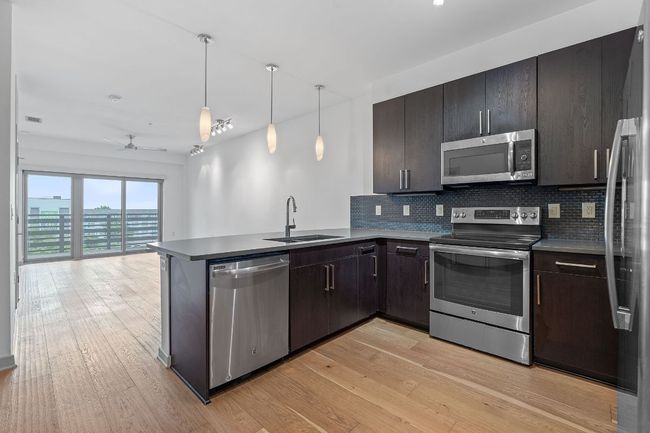 APT-501 - 3600 S Lamar Blvd, Condo with 1 bedrooms, 2 bathrooms and null parking in Austin TX | Image 13
