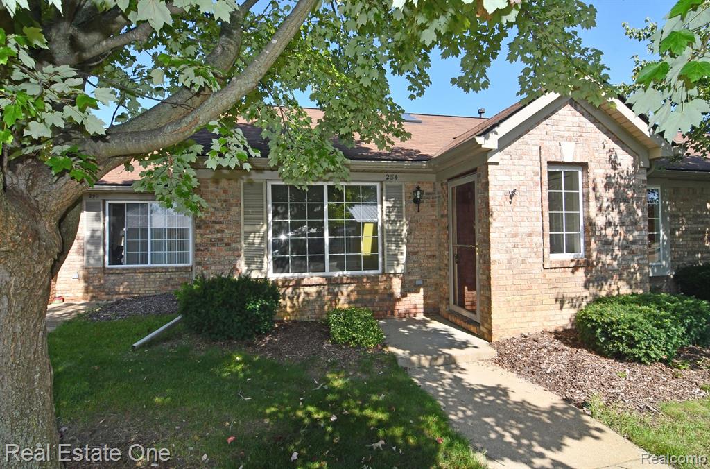 Countryside Ct, Highland, MI 48357 #1