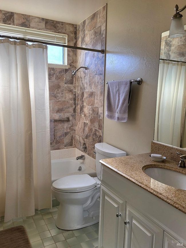 123 Old Oak Ln, House other with 2 bedrooms, 2 bathrooms and 4 parking in Santa Rosa CA | Image 20