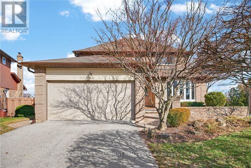 2378 Arnold Cres, Burlington, ON, L7P4G3 | Card Image