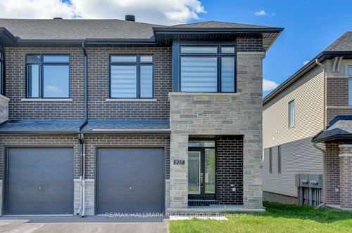 927 Omagaki Way, Ottawa, ON, K1X0J2 | Card Image
