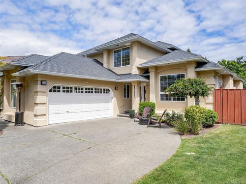 1290 Les Meadows Cres, Saanich, BC, V8X5G4 | Card Image
