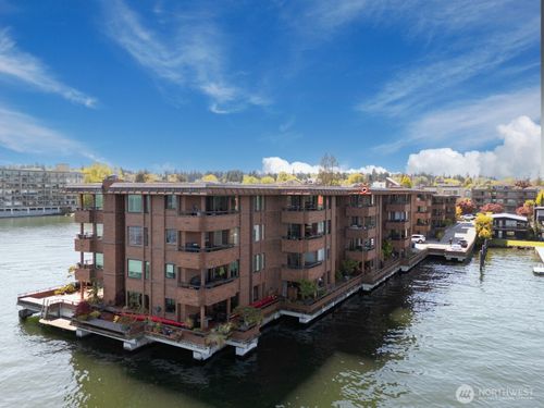 apt-403b-2330 43rd Ave E, Seattle, WA, 98112-2794 | Card Image