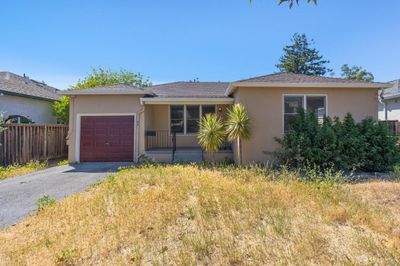 827 Chestnut Street, House other with 2 bedrooms, 1 bathrooms and 2 parking in Redwood City CA | Image 1