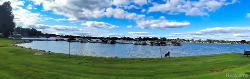 3416 Loon Lake Ct, Waterford, MI, 48329-4278 | Card Image