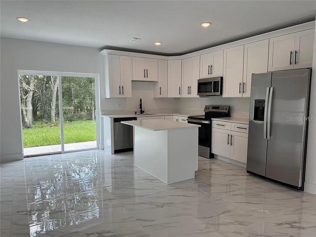 Residential Lease in CITRUS SPRINGS 4