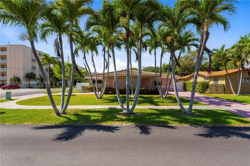 1124 Ne 3rd St, Hallandale Beach, FL, 33009-3591 | Card Image