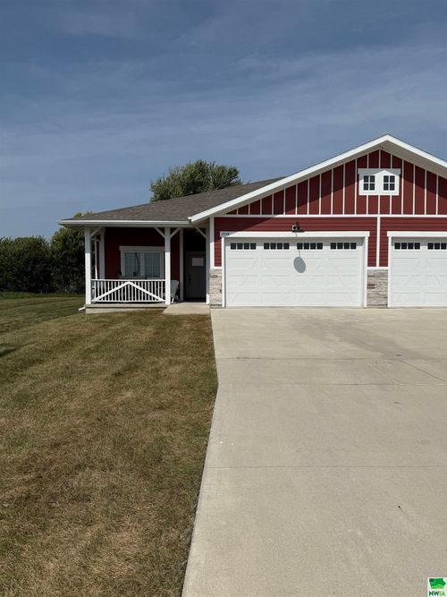 3558 9th Ave N, Fort Dodge, IA, 50501-2727 | Card Image