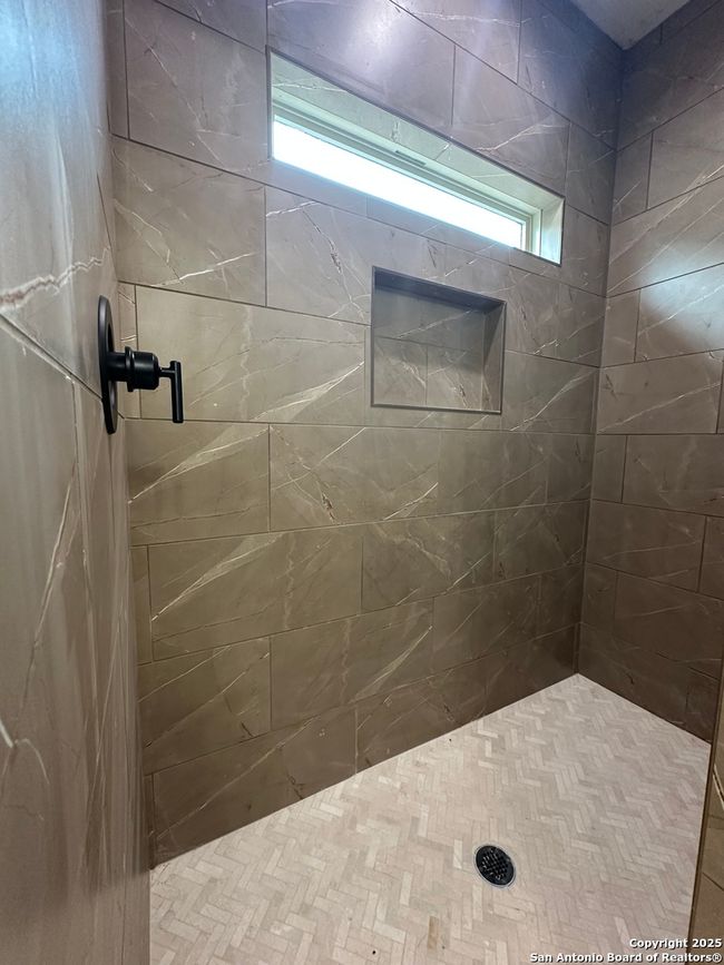 720 N Dickson St, House other with 4 bedrooms, 2 bathrooms and null parking in Poth TX | Image 20