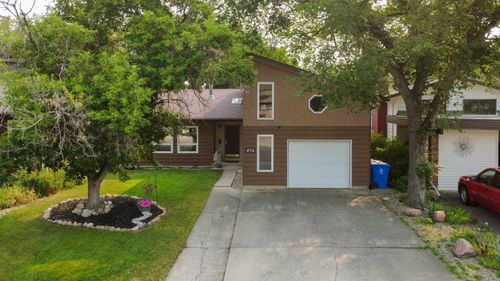49 Iroquois Cres W, Lethbridge, AB, T1K5J3 | Card Image