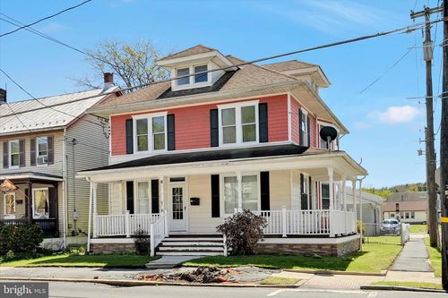 54 E Pottsville St, PINE GROVE, PA, 17963-1521 | Card Image