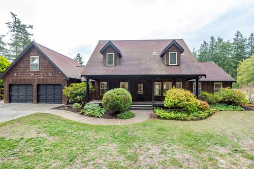 2049 Zylstra Rd, Oak Harbor, WA, 98277-8816 | Card Image