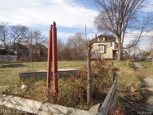 2401 Baldwin St, Detroit, MI, 48214-1750 | Card Image