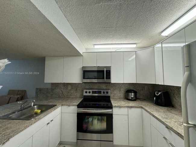 APT-215 - 210 W 68 Th St, Condo with 2 bedrooms, 2 bathrooms and null parking in Hialeah FL | Image 19