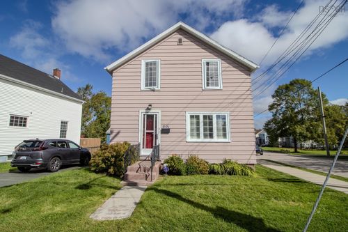 691 Upper Prince St, Sydney, NS, B1P5N2 | Card Image