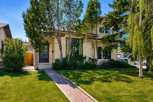 3624 Cedarille Dr Sw, Calgary, AB, T2W3X8 | Card Image