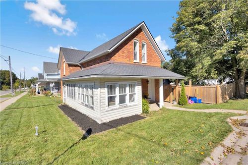 {{alt}} | Card Image