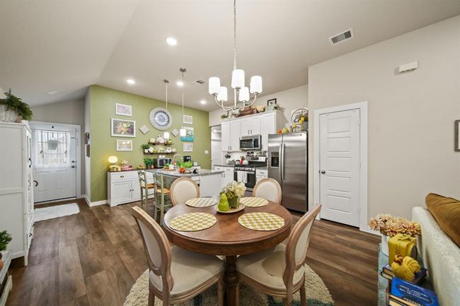 1174 Filly Creek Dr, House other with 3 bedrooms, 2 bathrooms and 2 parking in Alvin TX | Image 8