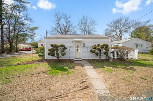2-2 Lee Lane, Windsor Locks, CT, 06096 | Card Image