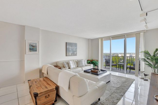 APT-1406W - 2121 N Ocean Blvd, Condo with 2 bedrooms, 2 bathrooms and null parking in Boca Raton FL | Image 10