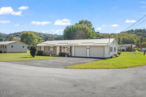 131 Eldridge Dr, Elizabethton, TN, 37643-6299 | Card Image