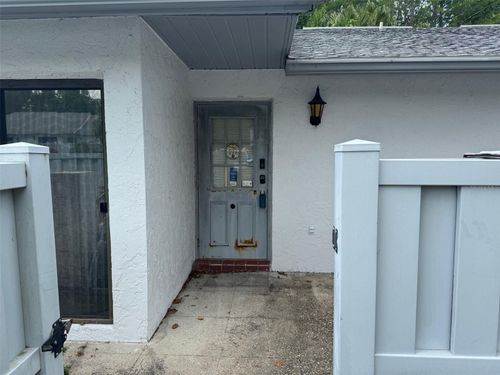 b8-1371 Pine Ridge Cir E, Tarpon Springs, FL, 34688-6432 | Card Image