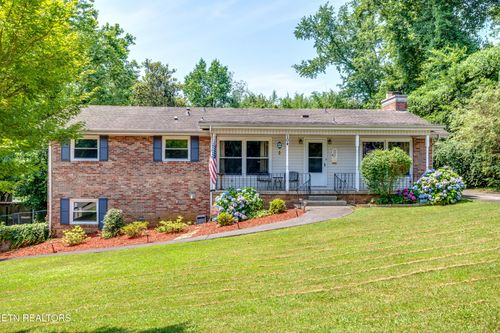 104 Miramar Cir, Oak Ridge, TN, 37830-8220 | Card Image