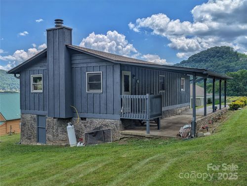 84 Stoney Ridge Loop, Maggie Valley, NC, 28751-8649 | Card Image