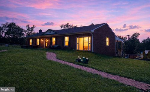 73 Doe Walk Ln, Kearneysville, WV, 25430-5693 | Card Image