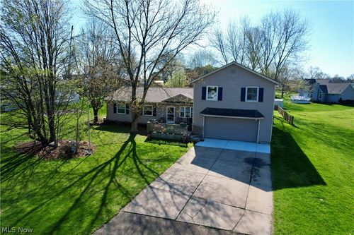 5000 Mildred Cir Sw, Navarre, OH, 44662-9742 | Card Image