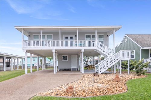 30 Nassau Dr, Rockport, TX, 78382-3727 | Card Image