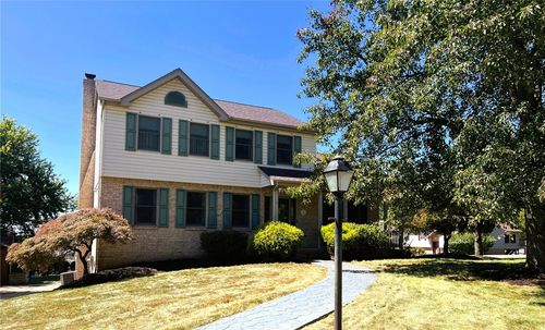 101 Rustic Ridge Dr, Pittsburgh, PA, 15239-1070 | Card Image